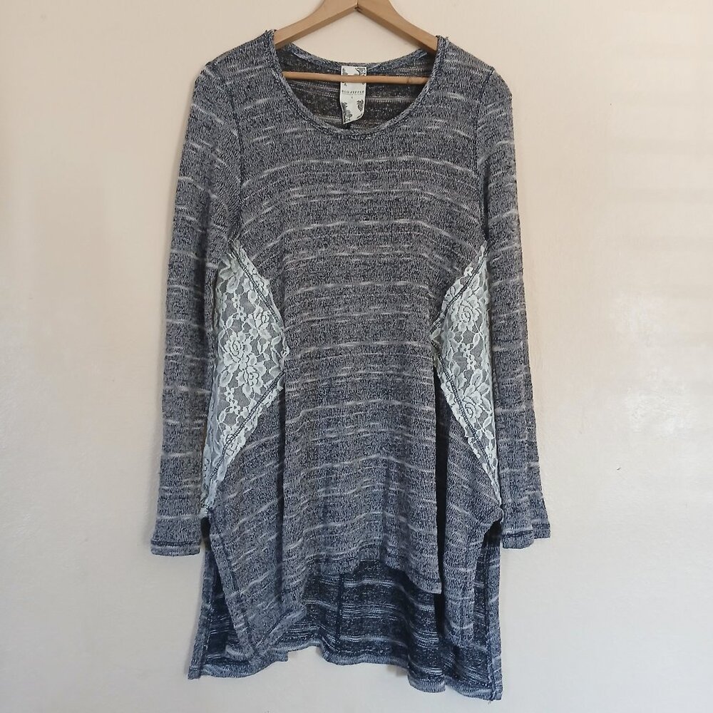 Blu Pepper Gray Tunic Sweater with White Lace Accents Women's Large Pit to pit 2